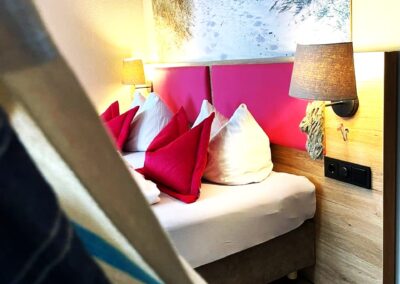 DZ EZ Haengematte im Vordergrund komprimiert